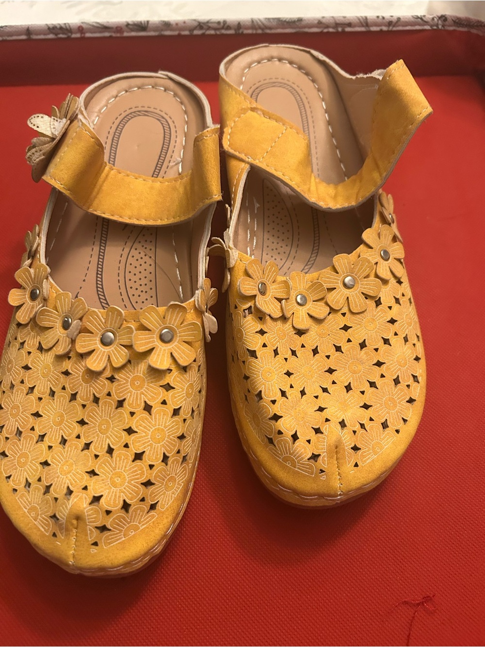Yellow Floral Cutout Kids Sandals